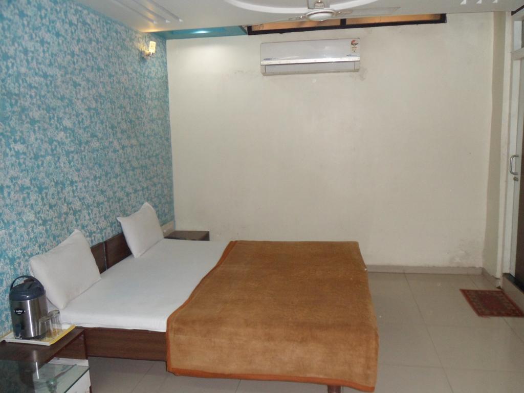 Hotel Atithi Ahmedabad Ruang foto