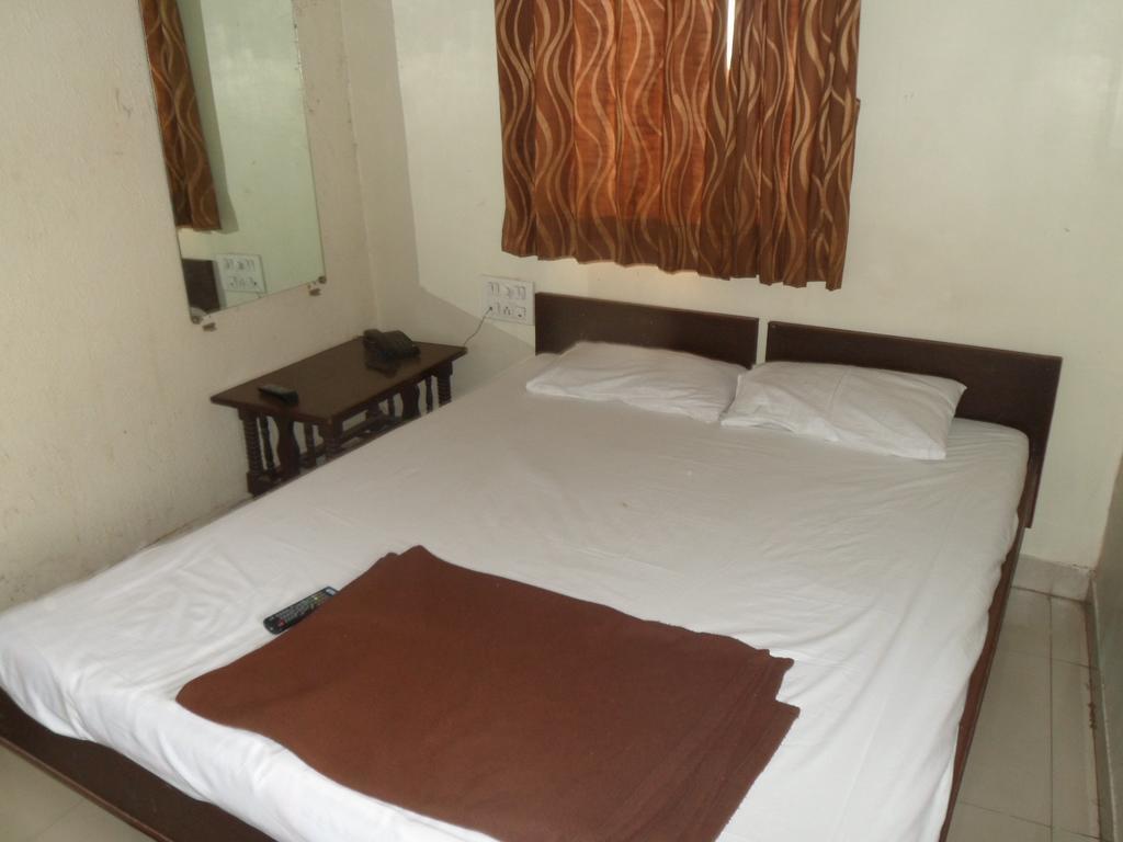 Hotel Atithi Ahmedabad Ruang foto