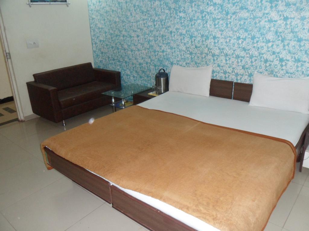 Hotel Atithi Ahmedabad Ruang foto